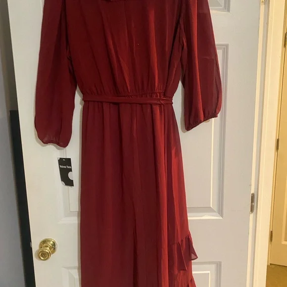 FREE SHOES WHEN YOU BUY THE DRESS! - Picture 4 of 5